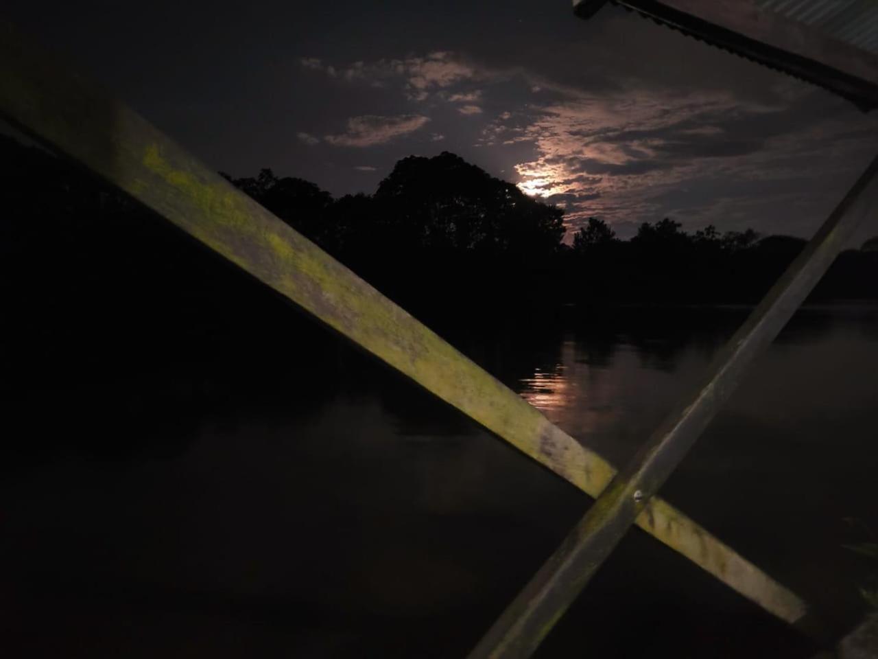 Cabana Flotante Kurupira เลติเซีย ภายนอก รูปภาพ