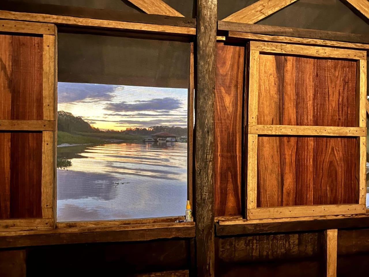Cabana Flotante Kurupira เลติเซีย ภายนอก รูปภาพ