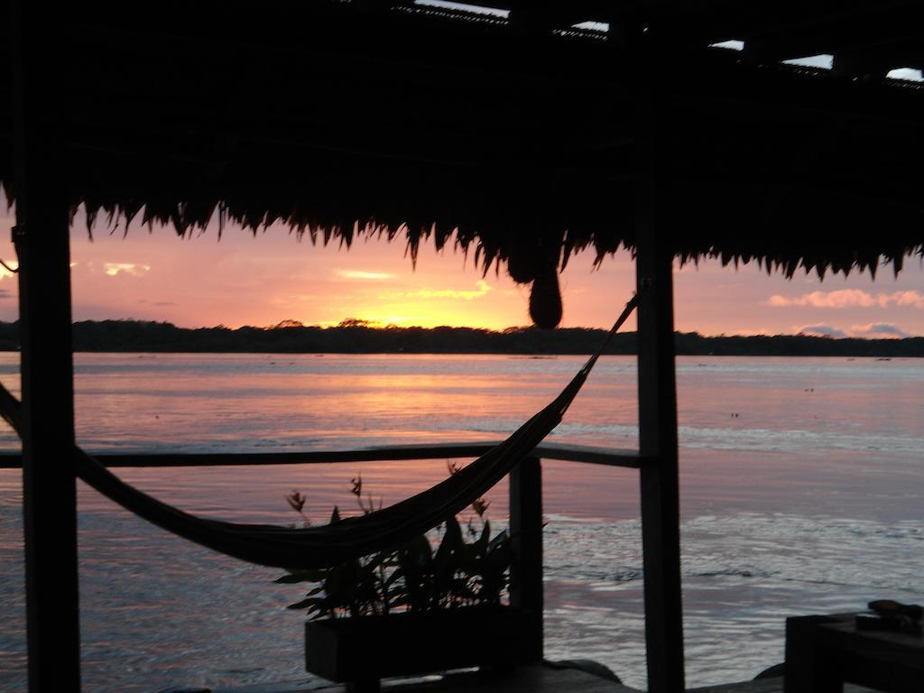 Cabana Flotante Kurupira เลติเซีย ภายนอก รูปภาพ
