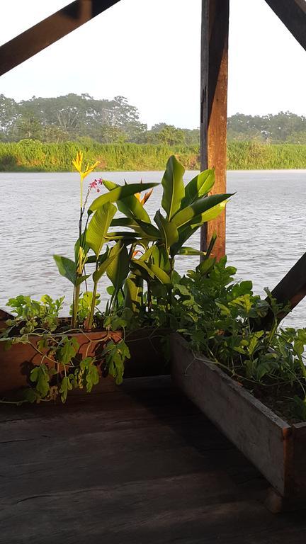 Cabana Flotante Kurupira เลติเซีย ภายนอก รูปภาพ